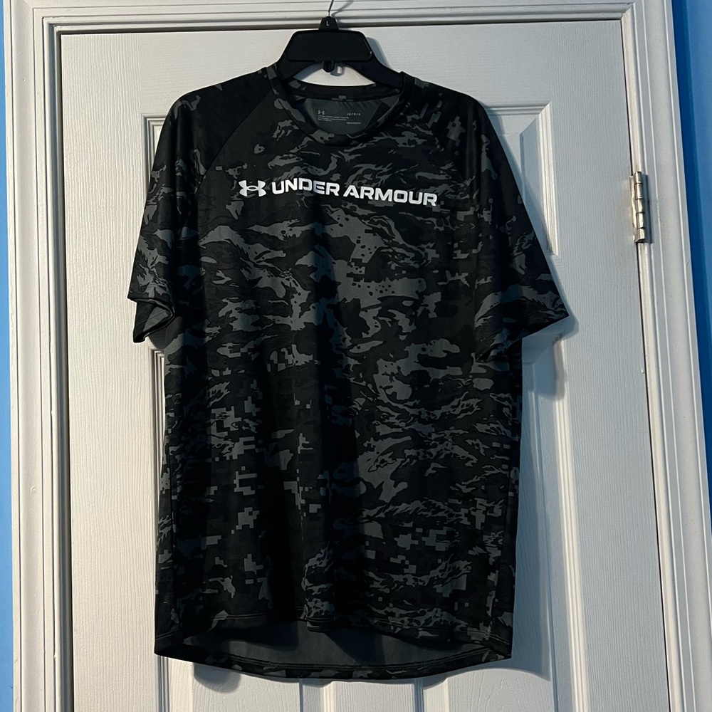 Tech camo tee